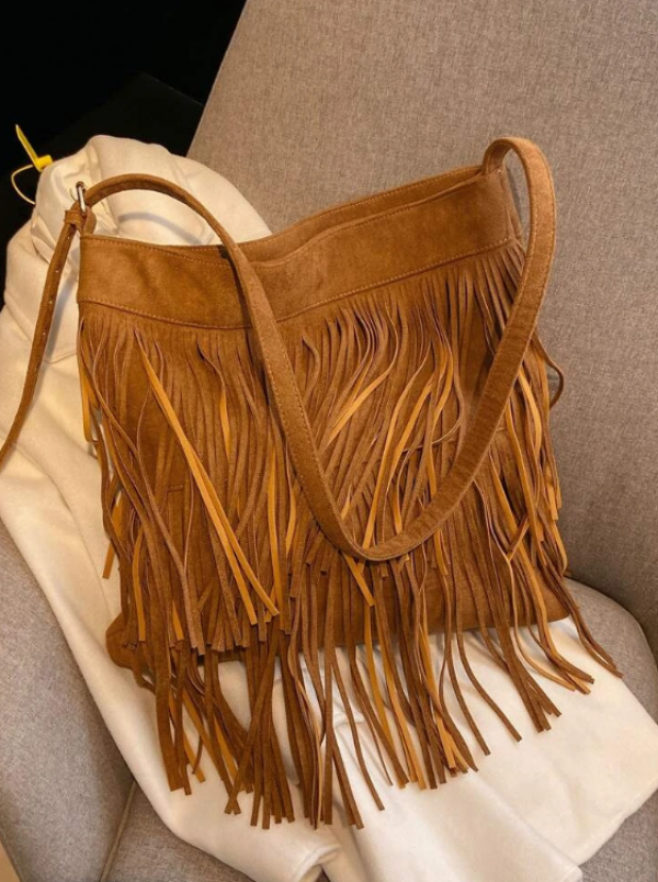 Detail Fringe pada Tas Hobo